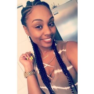 Meet your Posher, Danielle